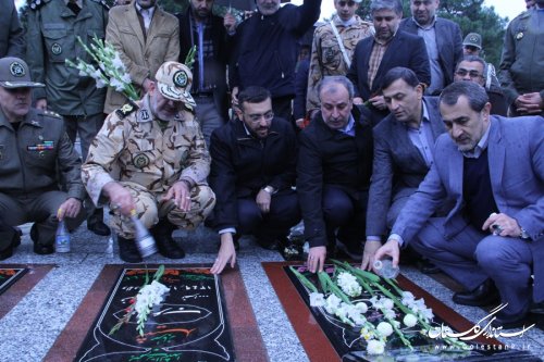 مراسم عطرافشانی و غبار روبی مزار شهدای شهر گرگان برگزار شد