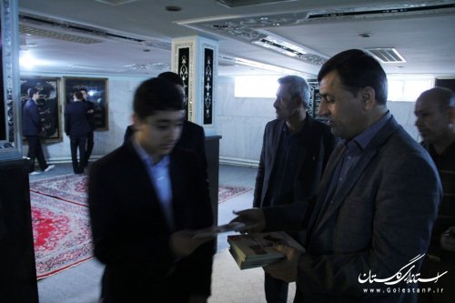 حضور و اقامه نماز جماعت دانش آموزان دبیرستان شاهد پسران در فرمانداری گرگان