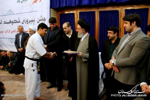 ديدار جمعي از جوانان استان با آيت الله نورمفيدي 