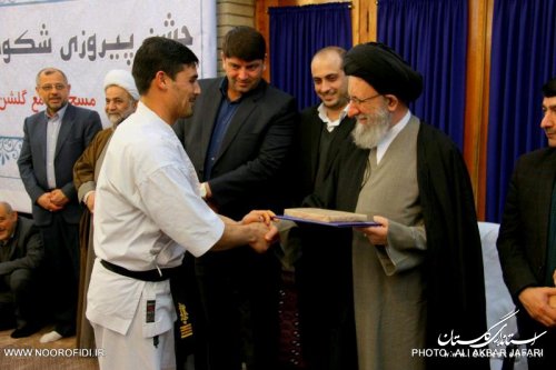 ديدار جمعي از جوانان استان با آيت الله نورمفيدي 