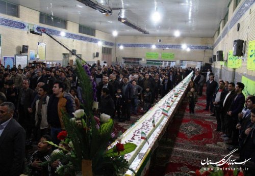 رونمایی از طولانی ترین کیک انقلاب اسلامی به طول 38 متر در شهرستان گالیکش