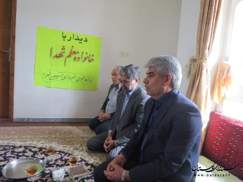 دیدار و تجلیل از مادرشهید والامقام عبدالحمیدایگدری در سیمین شهر