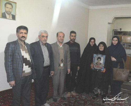 دیدار مدیر عامل شرکت آب منطقه ای گلستان با مادر سه شهید گرانقدر