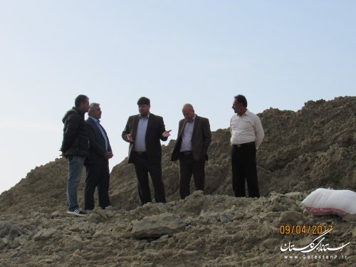 بازدید فرماندار گمیشان از کانال آبرسان و زهکش اصلی لاین 1 و 2سایت میگو