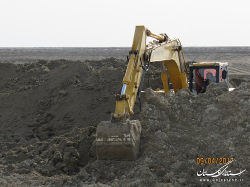 بازدید فرماندار گمیشان از کانال آبرسان و زهکش اصلی لاین 1 و 2سایت میگو