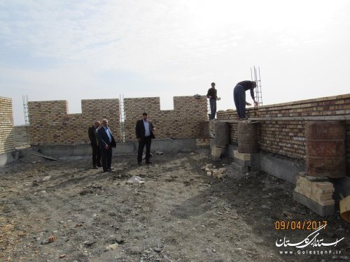 بازدید فرماندار گمیشان از پروژه مرکز تکثیر میگو