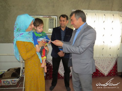 دلجویی فرماندار شهرستان آق قلا از خانواده معلول تحت پوشش بهزیستی