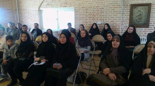 کارگاه آموزشی پرورش گیاهان دارویی  ویژه رابطین محیط زیست ومدیران مدارس