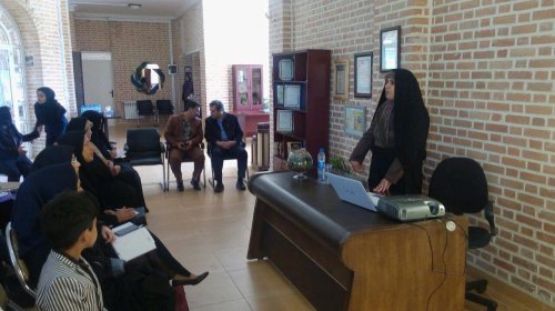 کارگاه آموزشی پرورش گیاهان دارویی  ویژه رابطین محیط زیست ومدیران مدارس