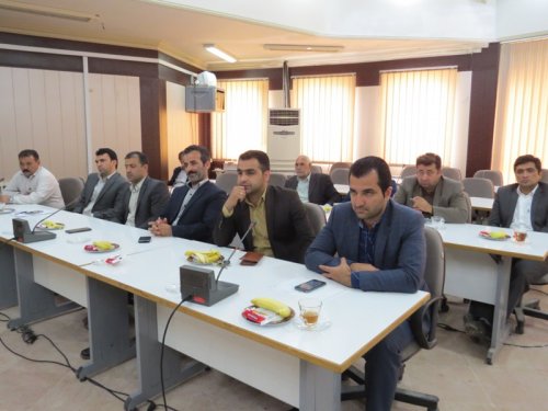 نشست صمیمی فرماندار با کارکنان فرمانداری و بخشداری های تابعه