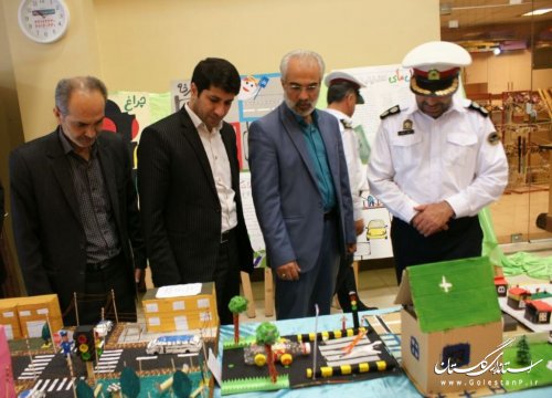 در آيين اختتاميه نمايش سيار از برگزيدگان طرح كودكان ايمن تجليل شد