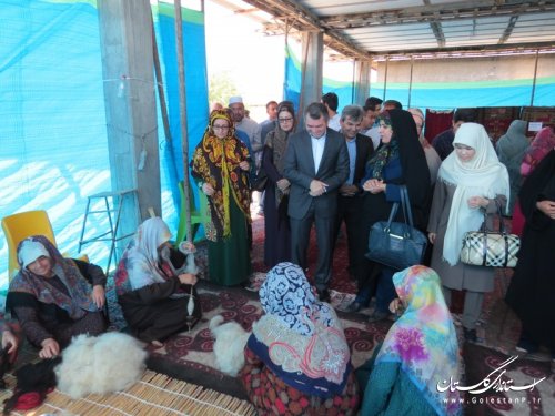 نمایشگاه صنایع دستی هنرمندان در روستای کرد بخش مرکزی شهرستان آق قلا افتتاح شد