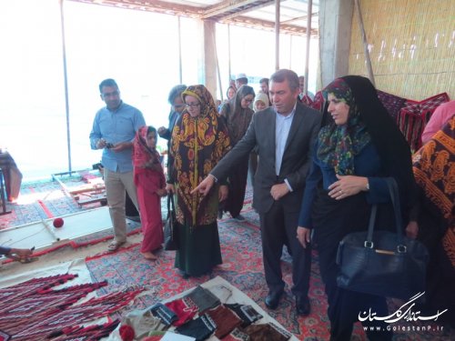 نمایشگاه صنایع دستی هنرمندان در روستای کرد بخش مرکزی شهرستان آق قلا افتتاح شد
