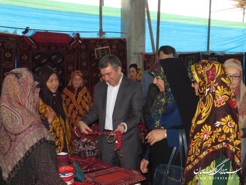 نمایشگاه صنایع دستی هنرمندان در روستای کرد بخش مرکزی شهرستان آق قلا افتتاح شد