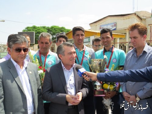 استقبال فرماندار از ملی پوشان  آق قلایی تیم ملی والیبال ساحلی