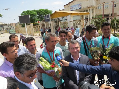 استقبال فرماندار از ملی پوشان  آق قلایی تیم ملی والیبال ساحلی