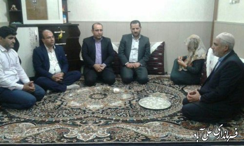 دیدار فرماندارعلی آباد کتول  با خانواده های شهدای ترکمن