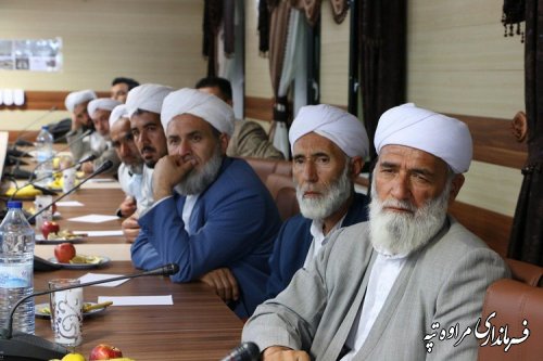 بر همه مسئولین افتخار است که جهت رفع مشکلات در جمع مردم حضور پیدا می کنند.