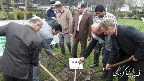 آیین روز درختکاری و هفته منابع طبیعی با غرس 200 نهال گرامی داشته شد
