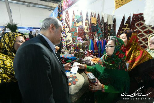 حضور استاندار گلستان در نمایشگاه توانمندی های روستاییان و عشایر کشور