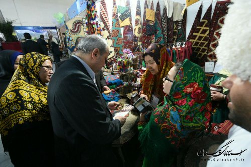 حضور استاندار گلستان در نمایشگاه توانمندی های روستاییان و عشایر کشور
