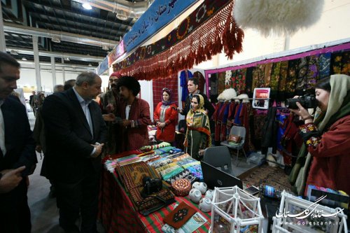 حضور استاندار گلستان در نمایشگاه توانمندی های روستاییان و عشایر کشور