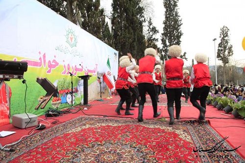 نوروزخوانی؛ آیین بهارخواهی در مرکز استان/ کارناوال نوروزخوانی در خیابان های گرگان براه افتاد