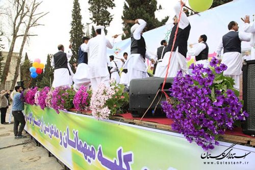 نوروزخوانی؛ آیین بهارخواهی در مرکز استان/ کارناوال نوروزخوانی در خیابان های گرگان براه افتاد