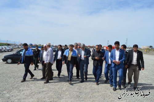 بازدید فرماندار از محوطه پارکینگ اسکله بندرترکمن