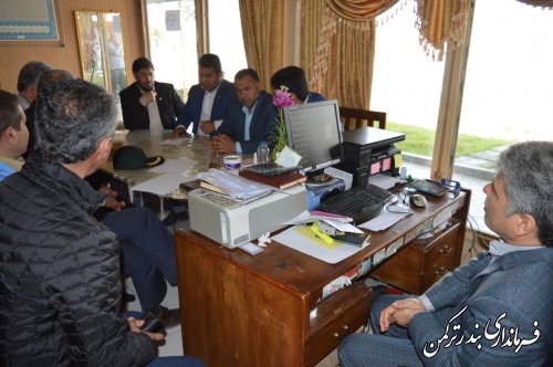 بازدید فرماندار از محوطه پارکینگ اسکله بندرترکمن