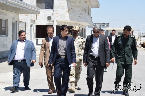 بازدید فرماندار و اعضای شورای تامین شهرستان ترکمن از مراکز خرید محصولات کشاورزی شهرستان