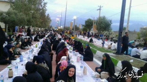 سفره افطاری ساده خیابانی در بندرگز برپا شد