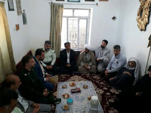 دیدار با خانواده شهدای مبارزه با مواد مخدر توسط مسئولان گنبدکاووس