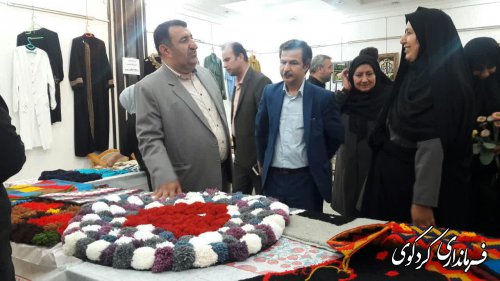 بازدید فرماندار کردکوی از نمایشگاه دستاوردهای مهارت آموختگان بخش خصوصی و دولتی 