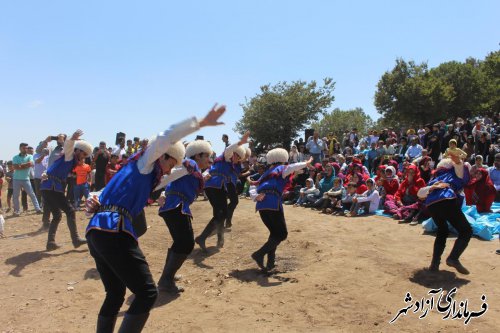 همایش طبیعت گردی و پیاده روی خانوادگی در شهرستان آزادشهر برگزار شد