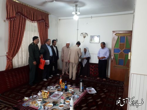 دیدار مسئولین شهرستان آق قلا با خانواده شهیدان به مناسبت گرامیداشت هفته دولت