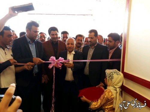 به مناسبت هفته دولت سالن ورزشی شهدای روستای حکیم آباد افتتاح شد