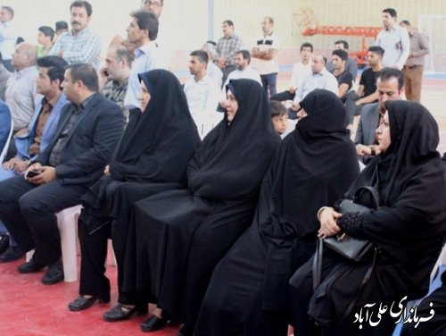 به مناسبت هفته دولت سالن ورزشی شهدای روستای حکیم آباد افتتاح شد