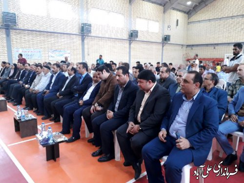 به مناسبت هفته دولت سالن ورزشی شهدای روستای حکیم آباد افتتاح شد