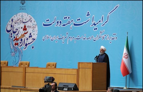 امروز جنگ، جنگ اقتصادی و تبلیغاتی است و دولت در صف مقدم این جنگ است/ بهترین الگو برای دولتمردان، شهیدان رجایی و باهنر هستند