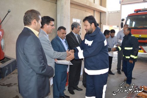 تجلیل از آتش نشانان شهرستان ترکمن