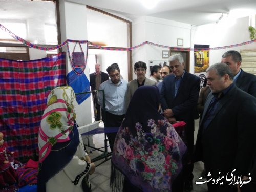 افتتاح نمایشگاه توانمندی های صنایع دستی و گردشگری شهرستان مینودشت
