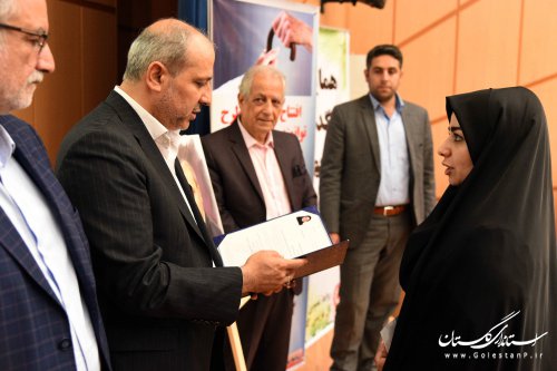 ایجاد محیط های نشاط آور در امید بخشی به سالمندان موثر است