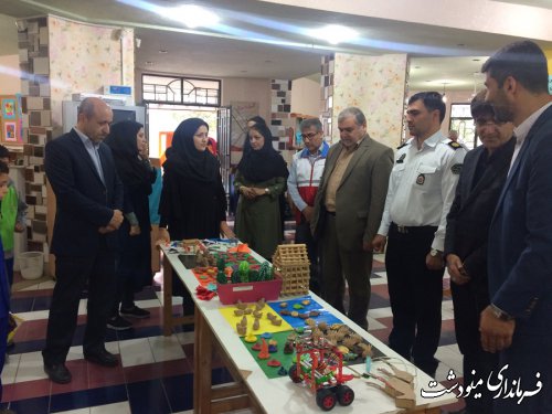 بازدید فرماندار مینودشت از نمایشگاه توانمندیهای کودکان