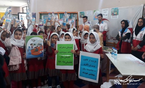صدای زنگ نمایشگاه هفته ملی کودک در کانون پرورش فکری مینودشت