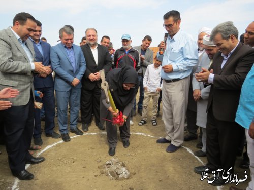 کلنگ اولین مجموعه ورزشهای آبی با اعتبار 40 میلیارد ریال در شهرستان آق قلا به زمین زده شد