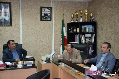 بسترهای لازم برای بیان انتقادات و پذیرش آن در جامعه‌ را فراهم کنیم.