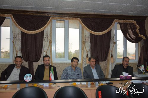 بسترهای لازم برای بیان انتقادات و پذیرش آن در جامعه‌ را فراهم کنیم.