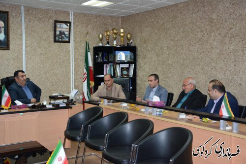 بسترهای لازم برای بیان انتقادات و پذیرش آن در جامعه‌ را فراهم کنیم.