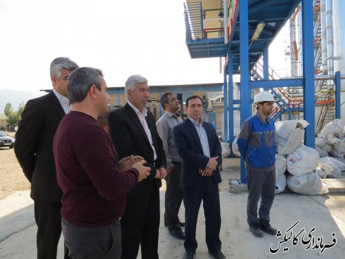 بازدید فرماندار گالیکش از دو واحد صنعتی شهرستان